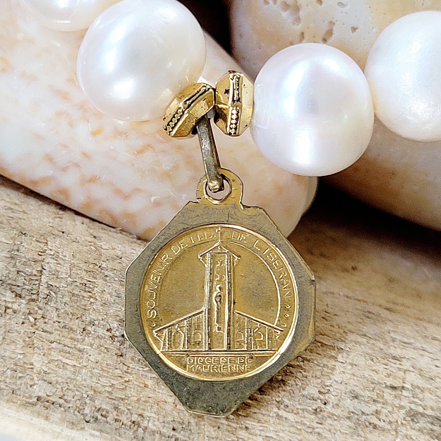 Freshwater Pearl 12mm Beaded Bracelet w/ Vintage Gold-plated Blessed Mother Mary ND de L'Iseran Medal