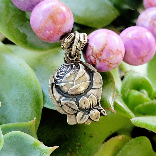 Pink Crazy Lace Agate 10mm Beaded Bracelet w/ Rose Embossed Medal / Robe of Jesus Trier 1959 Silver Medal