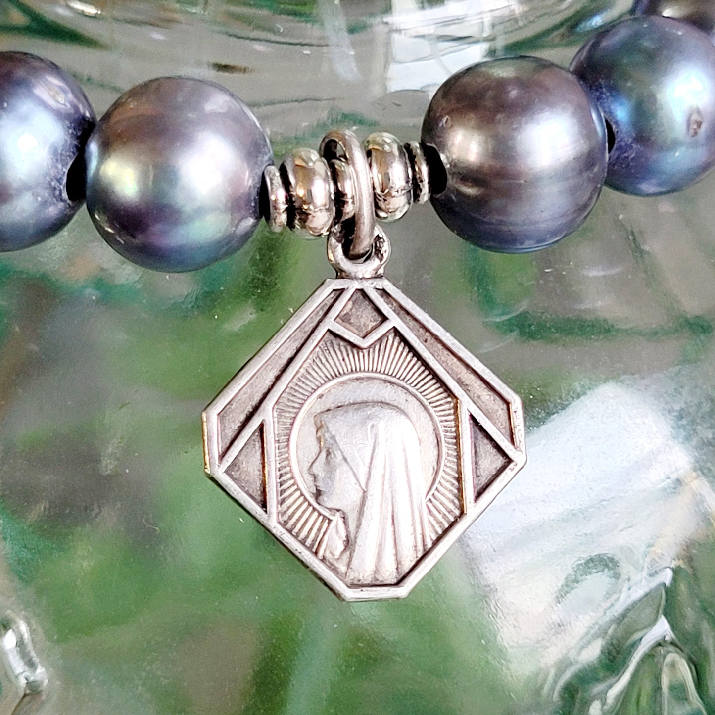 Peacock Freshwater Pearl 10mm Beaded Bracelet w/ Our Lady of Lourdes Art Deco Silver Plated Medal