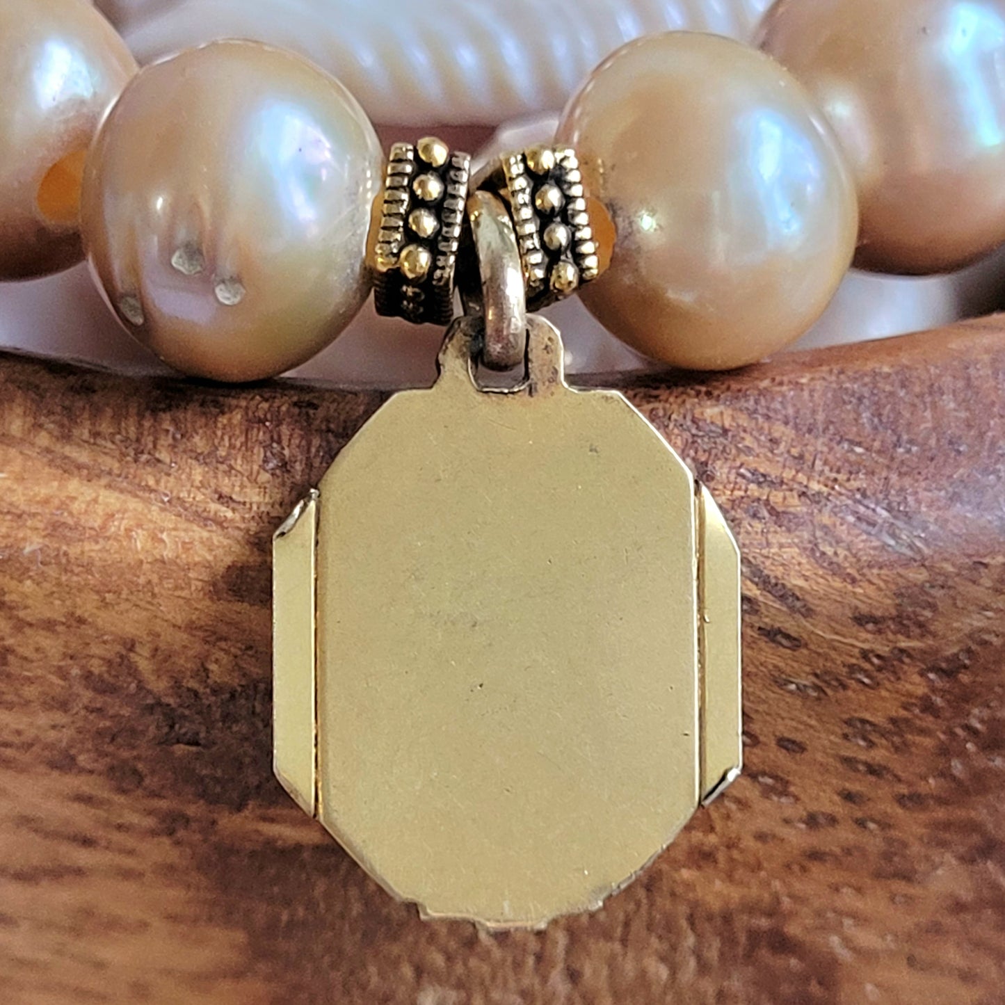 Gold Freshwater Pearl 10mm Beaded Bracelet w/ Gold Plated Art Deco Virgin Mary Medal