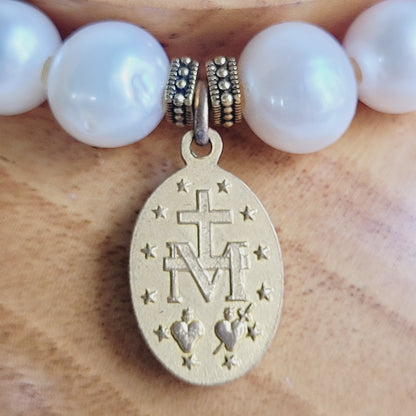 White Freshwater Pearl 10mm Beaded Bracelet w/ Gold Plate Metal of The Miraculous Metal Of Mary from France